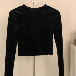 Long sleeve velvet crop top